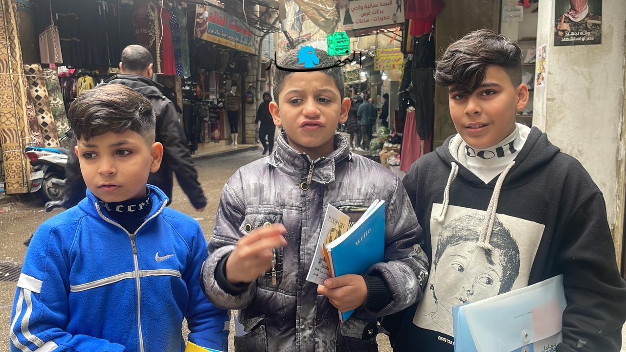 بالصور- اعتصام أمام مبنى الأونروا في برج البراجنة